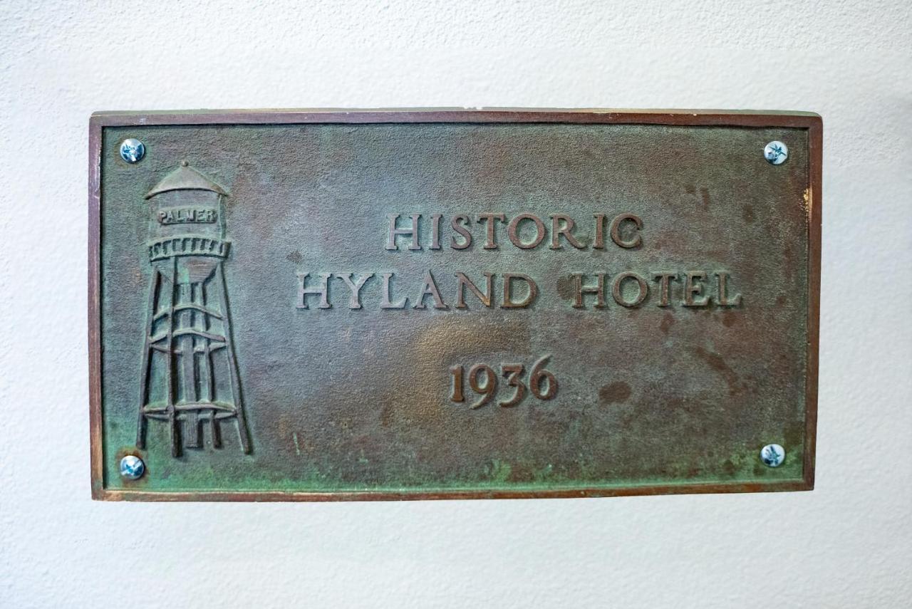 Snodgrass Suite 301, Hyland Hotel Palmer Exterior photo
